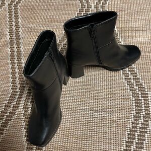 Elegant Black Ankle Boots